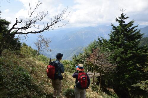 【令和8年6月6日(土)　初心者歓迎！】のんびり軽登山にチャレンジ！半月山トレッキング