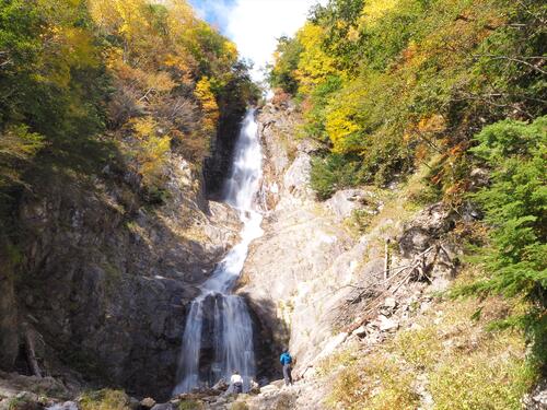 【令和5年10月22日(日)　巨大な秘瀑・赤岩滝へ！】秘滝トレッキング～赤岩滝～