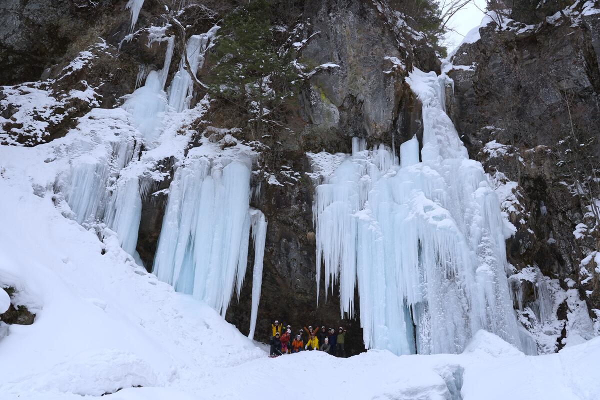 【令和8年1月・2月 計6回開催　ガイドと行く絶景！】庵滝・氷瀑トレッキング