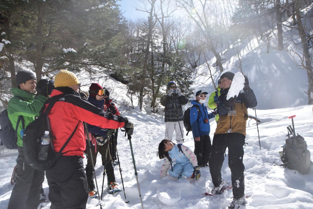 【令和7年2月1日、8日、16日、23日の4回開催！】スノーシューで雪の森へ！開催決定！